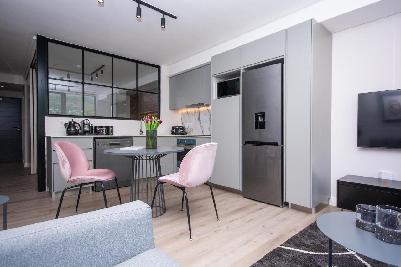 Stylish 104 The Aster Apartment เคปทาวน์ ภายนอก รูปภาพ