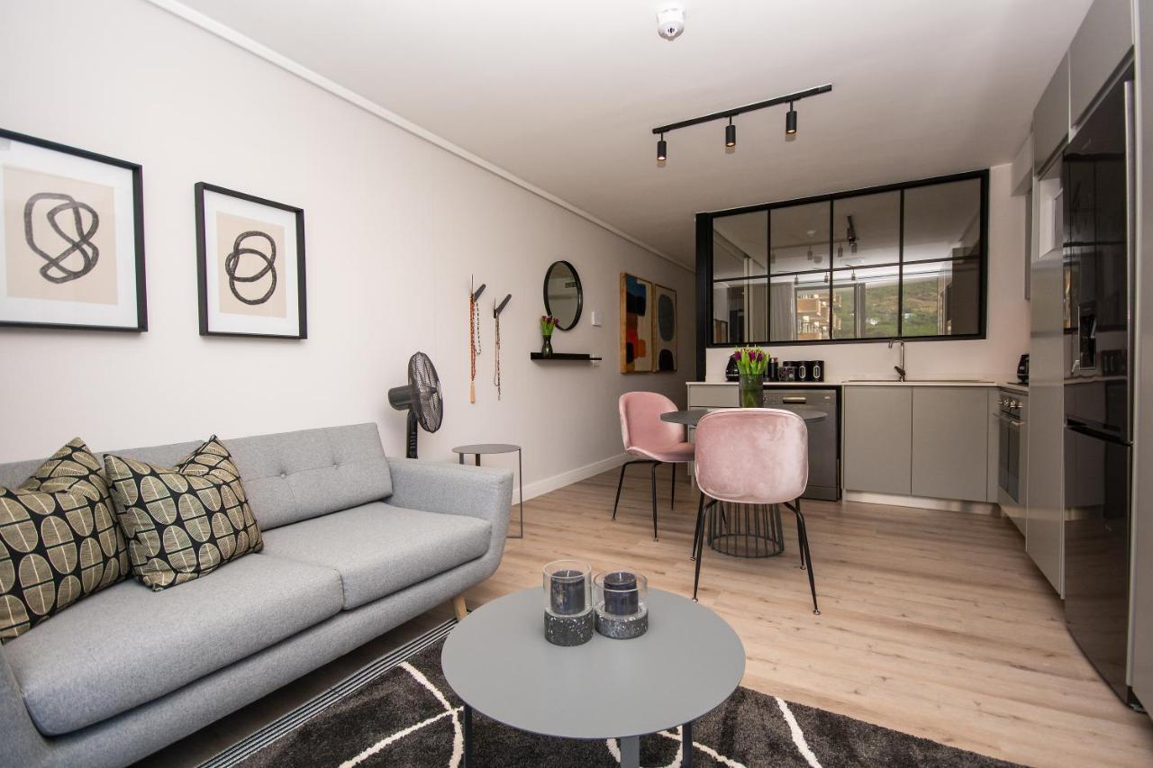 Stylish 104 The Aster Apartment เคปทาวน์ ภายนอก รูปภาพ